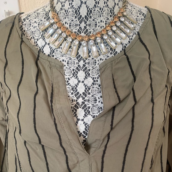 Lou & Grey strip bib top with 3/4 sleeves - Picture 3 of 5